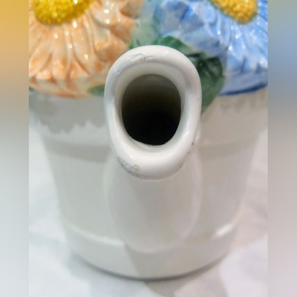 Big Lakehouse sunflower & ladybug, chalkware tea pot. - Picture 10 of 14